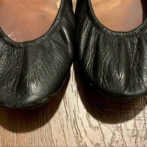 𝅺tieks black leather ballet flats. Size 8 - Picture 2 of 6